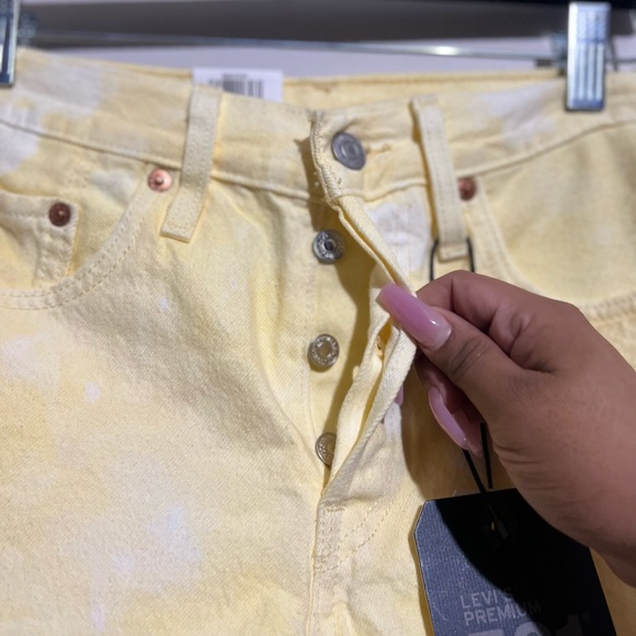 Levi’s 501 High Rise Tye Dye Yellow Denim Shorts (23) - Picture 5 of 7